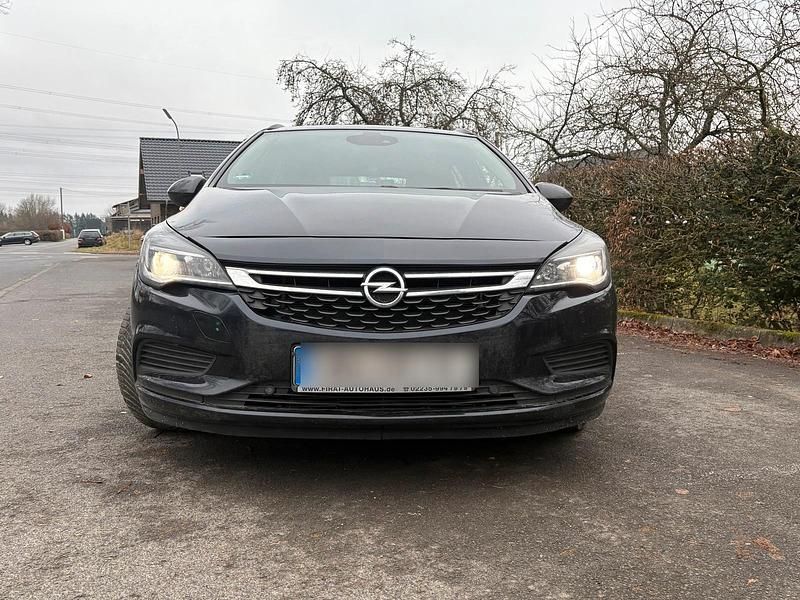 Blau Gebraucht 2018 Opel Astra Kombi | 7.200 € (Fairer Preis) - Bild 1/4