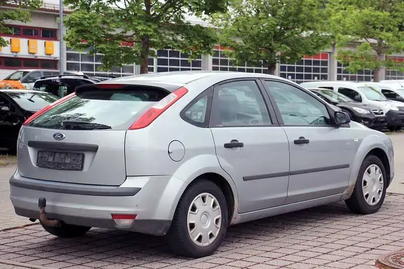 Gebraucht Ford Focus 101 PS (74 kW) 2006 Silber Limousine