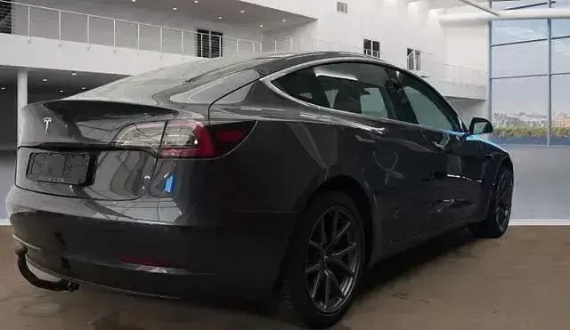 Usado Tesla Model 3 Standard Range Plus 366 kW (498 CV) 2019 Blanco Berlina