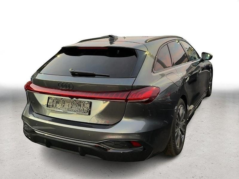 Gebraucht Audi A5 Ambiente 204 PS (150 kW) 2025 Daytonagrau perleffekt Kombi