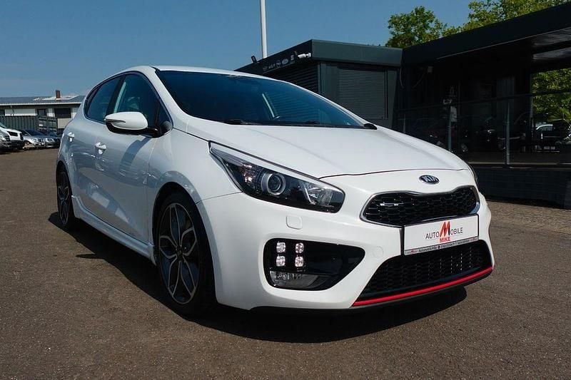 Weiß Gebraucht 2018 Kia Ceed GT-Track Limousine | 12.900 € (Guter Preis) - Bild 1/4