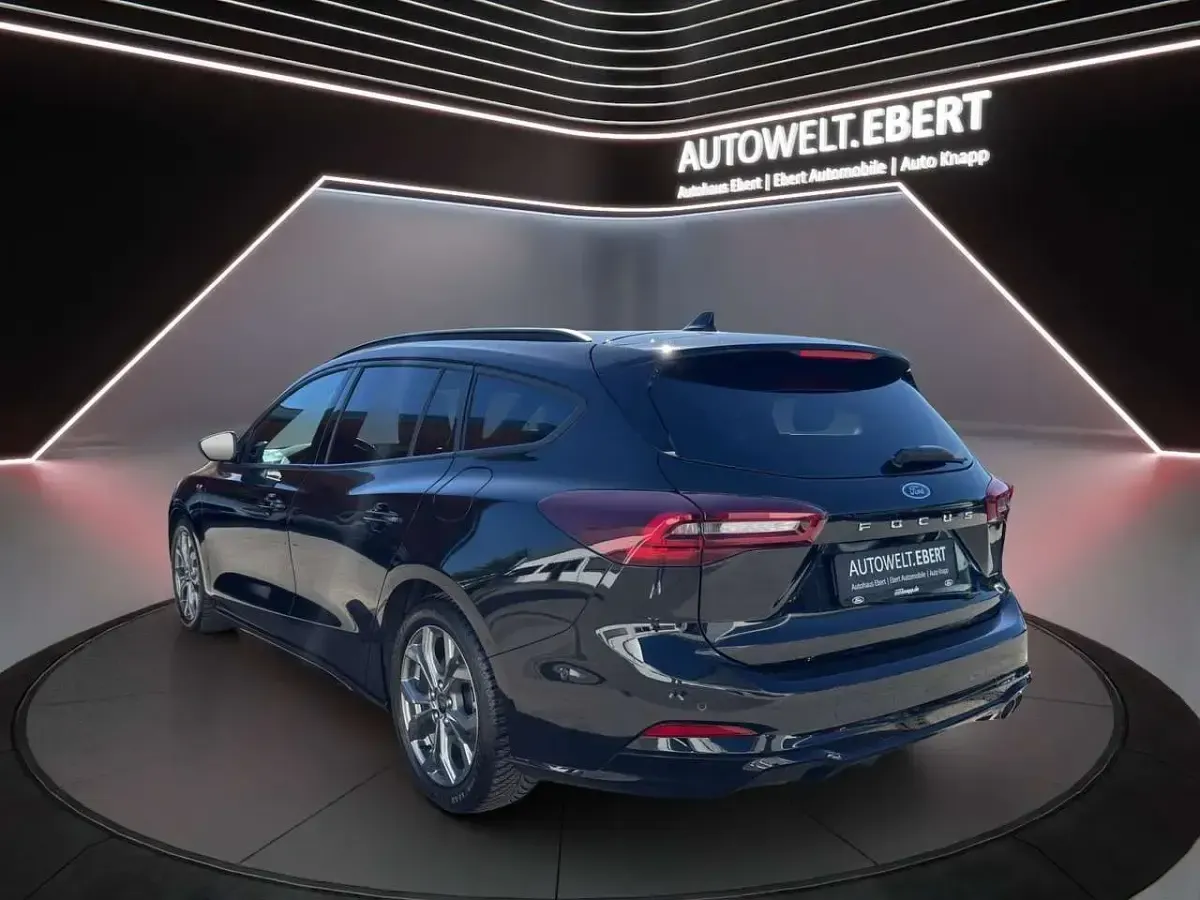 Gebraucht Ford Focus ST-Line X 116 PS (85 kW) 2025 Schwarz Limousine