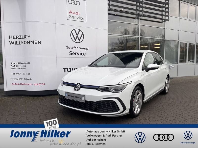 Weiß Gebraucht 2021 VW Golf VIII GTE Limousine | 24.990 € (Fairer Preis) - Bild 1/4