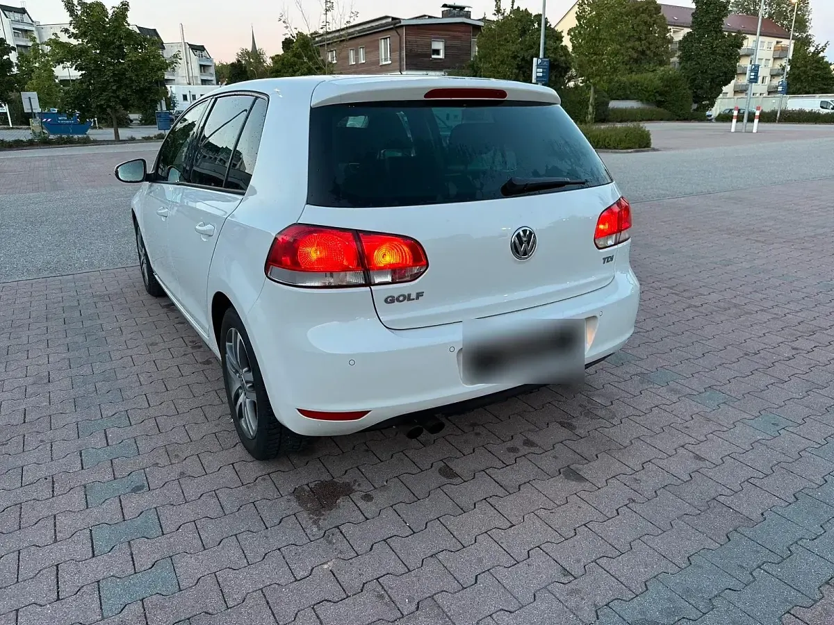Gebraucht VW Golf VI 110 PS (80 kW) 2009 Weiß Kleinwagen