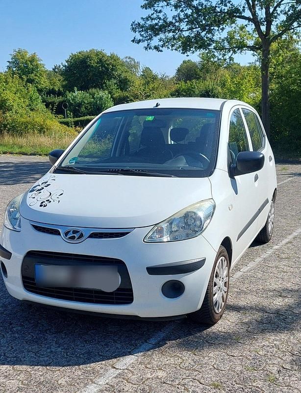 Weiß Gebraucht 2010 Hyundai i10 Edition+ Kleinwagen | 2.250 € (Fairer Preis) - Bild 1/4