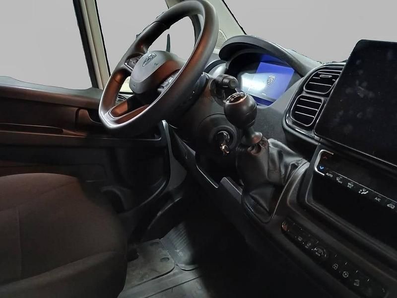 Gebraucht Peugeot Boxer 140 PS (102 kW) 2024 Weiß Van