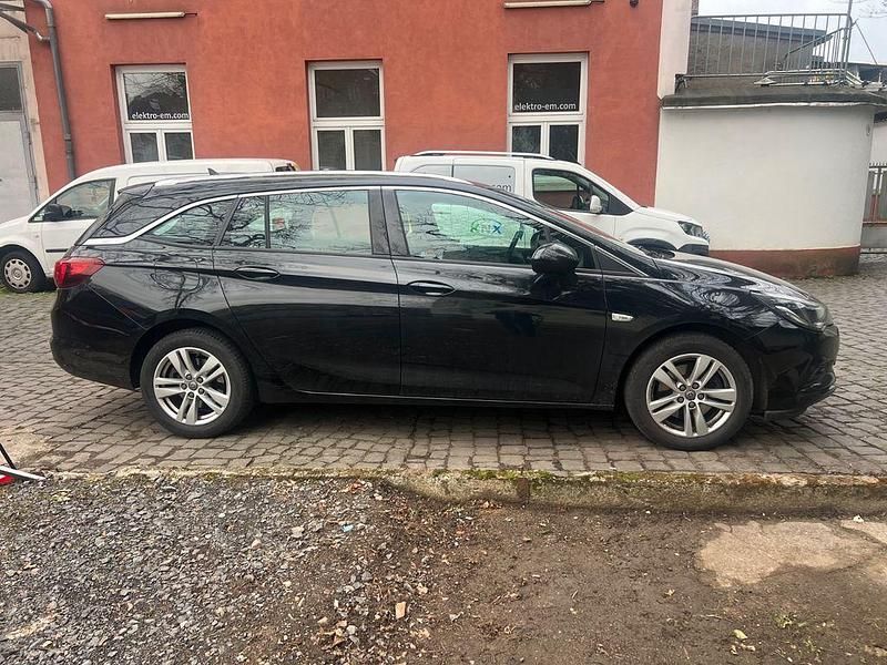 Gebraucht Opel Astra Dynamic 136 PS (100 kW) 2019 Schwarz Kombi