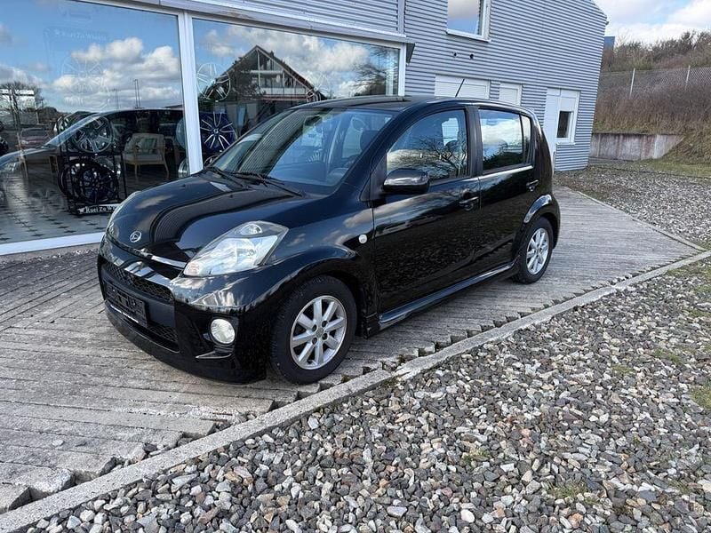 Gebraucht Daihatsu Sirion 103 PS (75 kW) 2007 Schwarz Kleinwagen