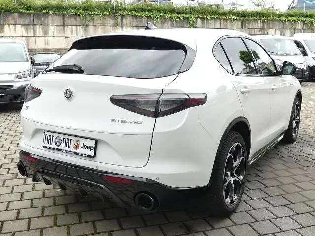 Gebraucht Alfa Romeo Stelvio Veloce 209 PS (153 kW) 2024 Weiss SUV