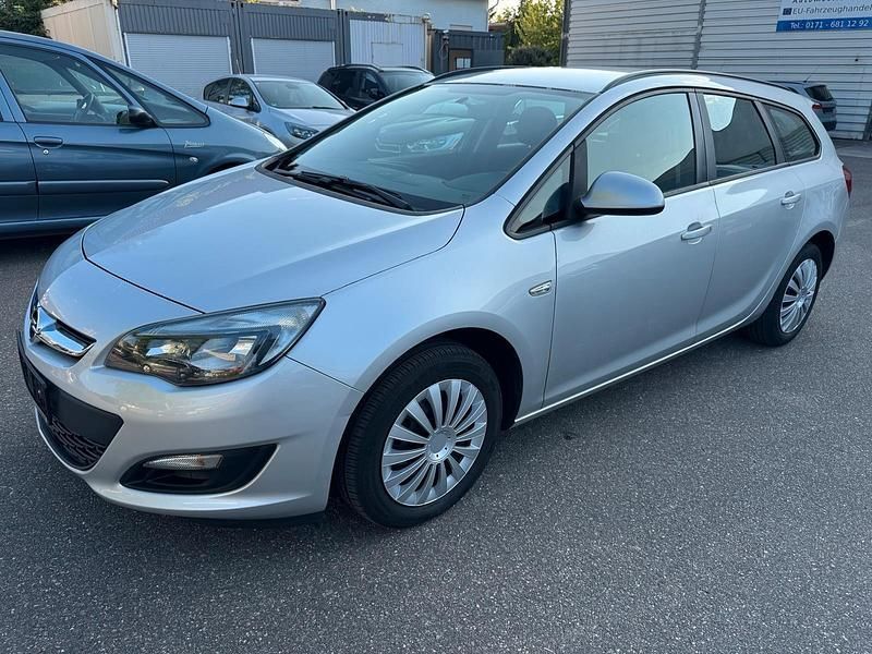 Argonsilber Gebraucht 2013 Opel Astra Edition Kombi | 4.799 € (Fairer Preis) - Bild 1/4