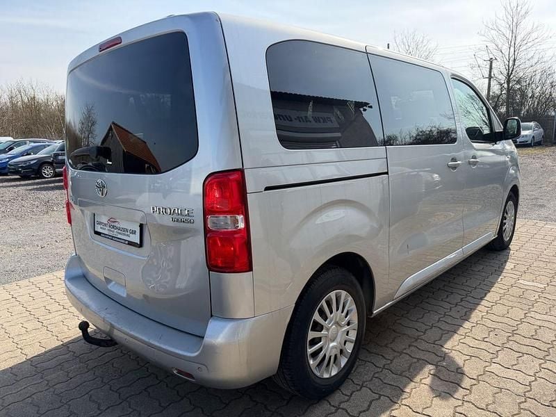Gebraucht Toyota Proace Verso 116 PS (85 kW) 2018 Silber Kombi