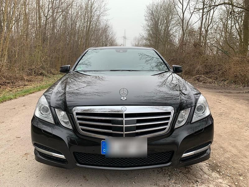 Gebraucht Mercedes E350 231 PS (169 kW) 2010 Schwarz Limousine