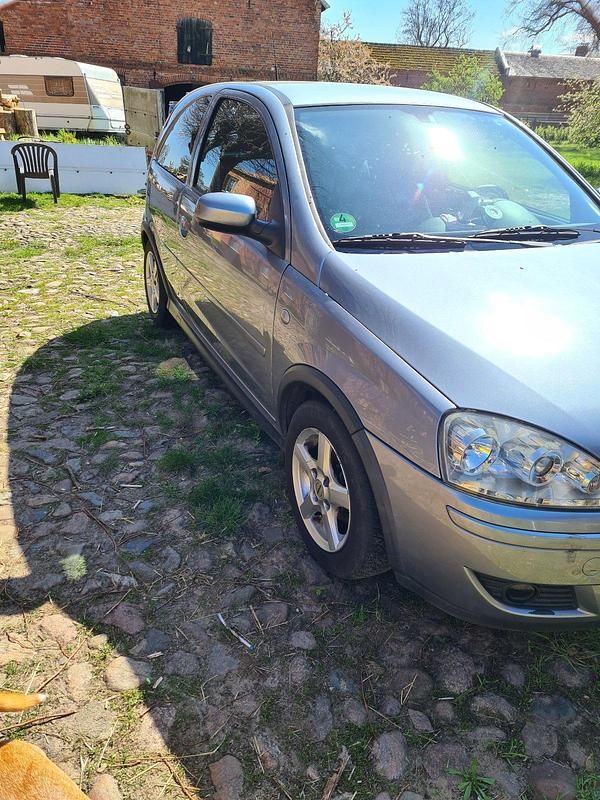 Second-hand Opel Corsa 80 CP (58 kW) 2006 Hatchback