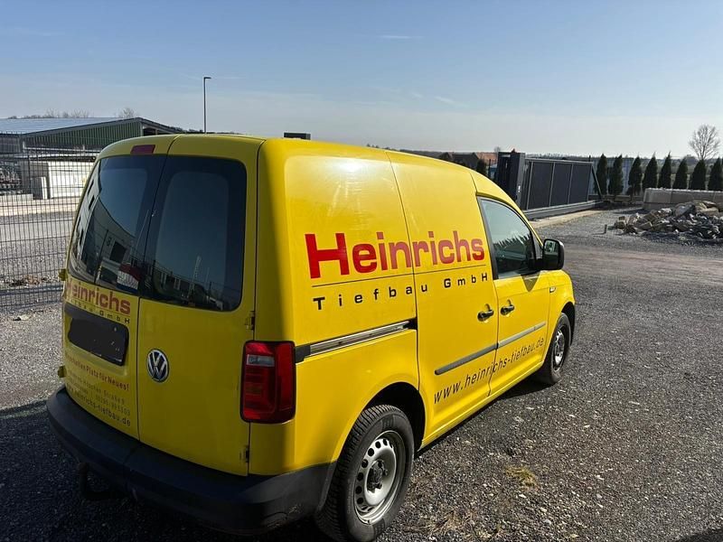 Gebraucht VW Caddy 102 PS (75 kW) 2016 Gelb Van / Kleinbus