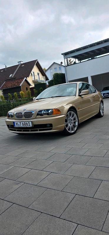 Gold Gebraucht 2000 BMW 325 Coupé | 8.750 € (Teuer) - Bild 1/4