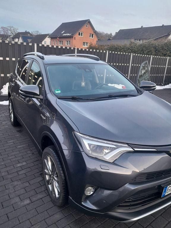 Gebraucht Toyota RAV4 Executive 197 PS (144 kW) 2018 Grau SUV