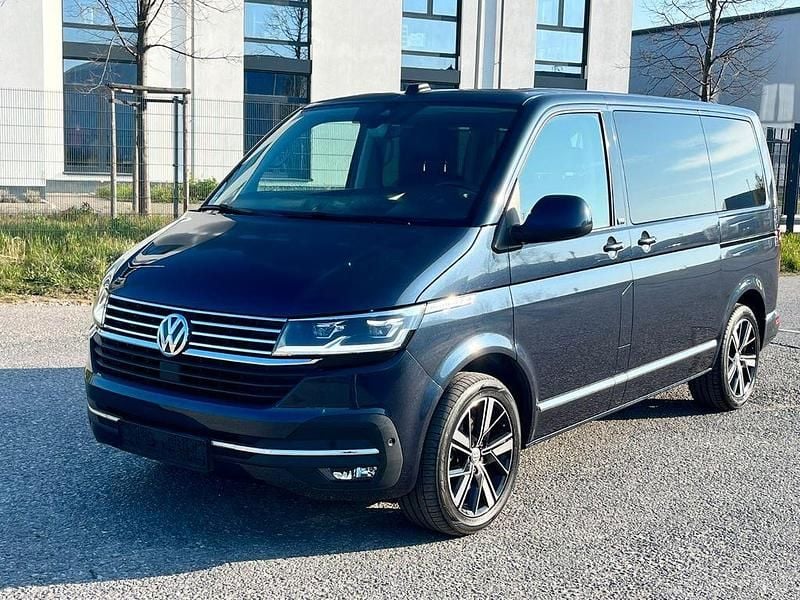 Usado VW Multivan 199 HP (146 kW) 2020 Azul Monovolume