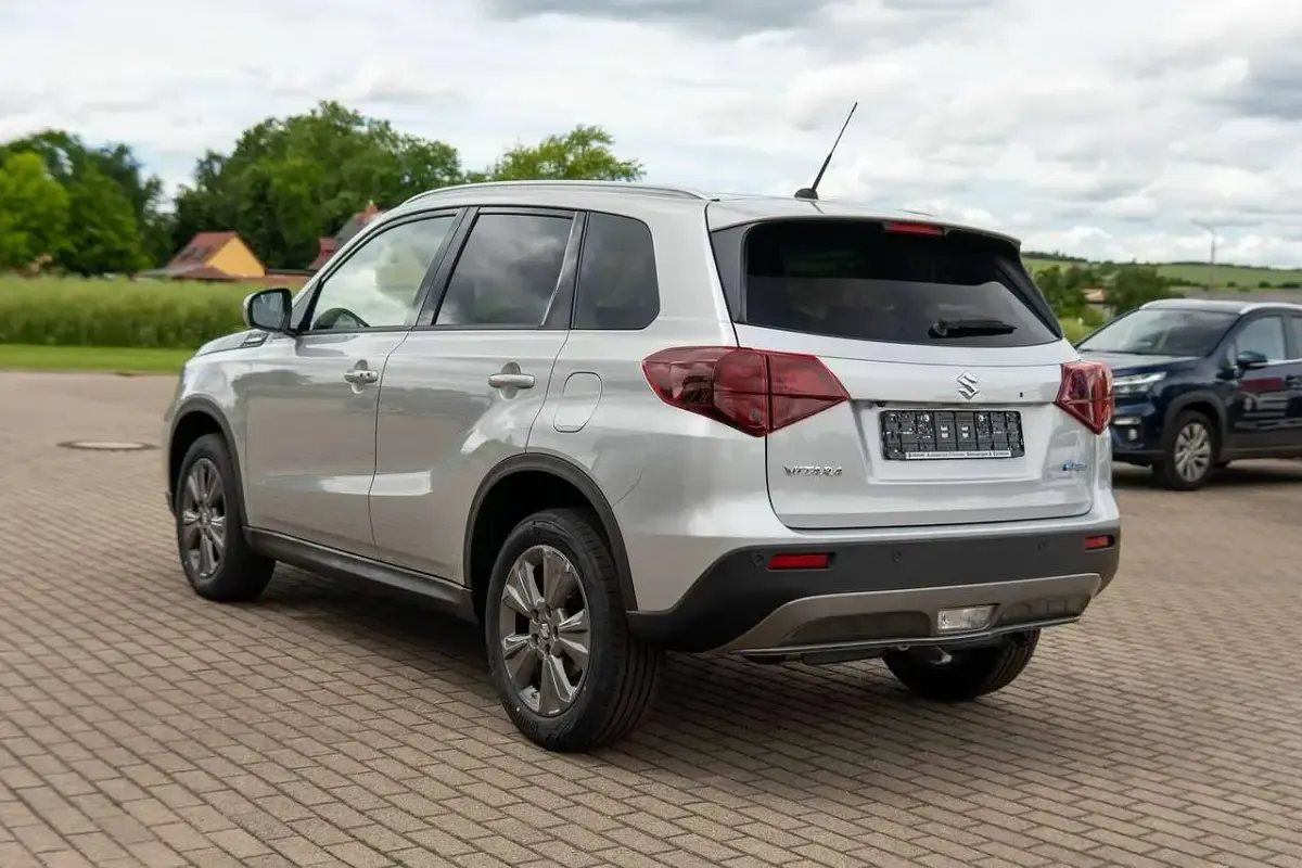 Neu Suzuki Vitara Comfort 129 PS (94 kW) 2026 Silky silver metallic SUV