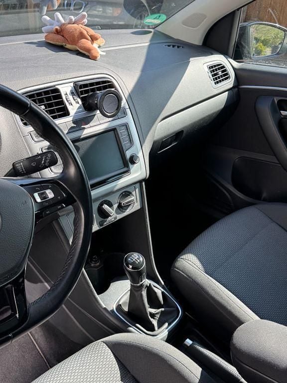 Gebraucht VW Polo Highline 90 PS (66 kW) 2016 Schwarz Limousine