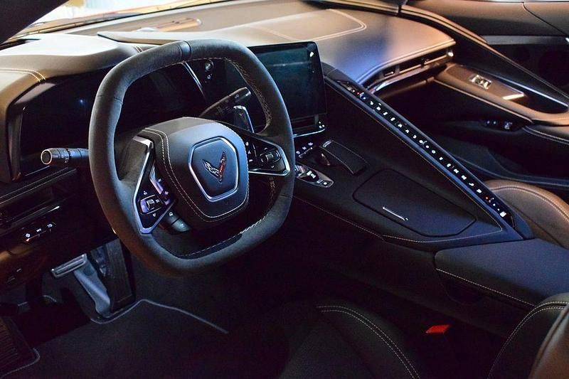 Neu Corvette Stingray 495 PS (364 kW) 2026 Orange Coupé