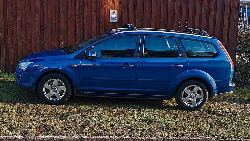Gebraucht Ford Focus Ghia 116 PS (85 kW) 2007 Blau Kombi