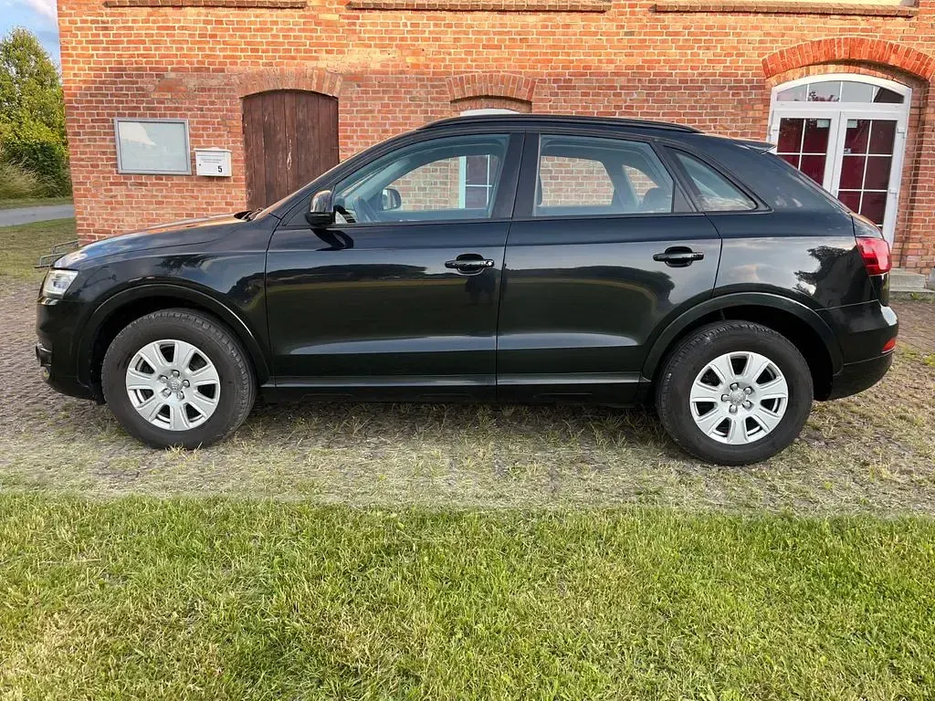 Gebraucht Audi Q3 Comfort 140 PS (102 kW) 2013 Schwarz SUV