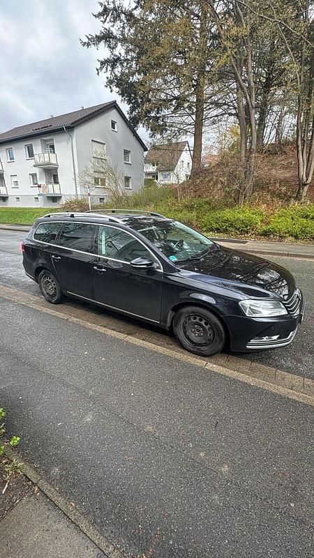 Gebraucht VW Passat Highline 140 PS (102 kW) 2014 Schwarz Kombi