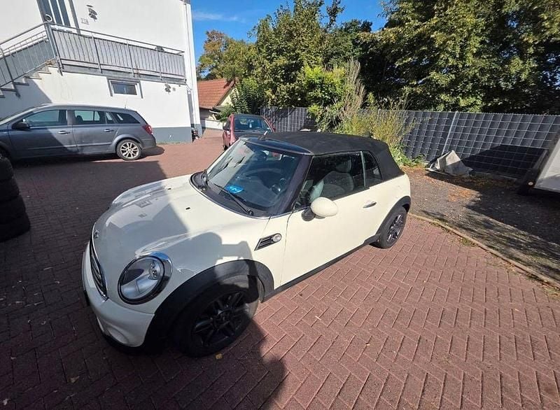 Gebraucht Mini Cooper D Cabriolet 111 PS (81 kW) 2011 Weiß Cabrio