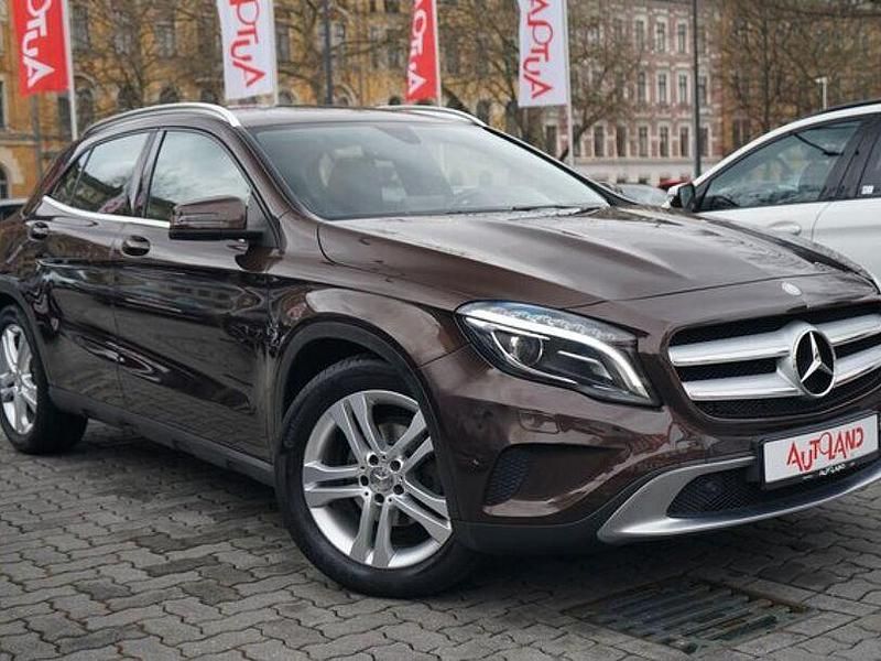 Gebraucht Mercedes GLA200 156 PS (114 kW) 2015 Braun SUV