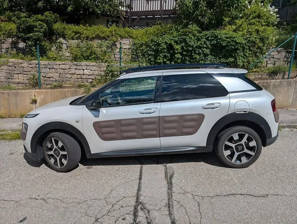 Gebraucht Citroën C4 Cactus Shine Edition 99 PS (72 kW) 2014 Weiß Kleinwagen