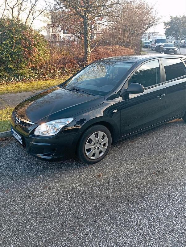 Gebraucht Hyundai i30 109 PS (80 kW) 2007 Schwarz Kleinwagen