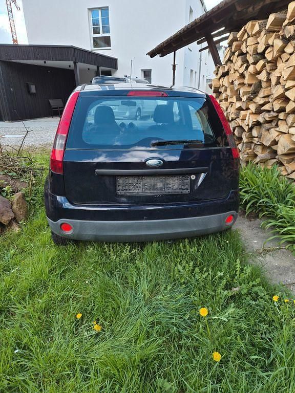 Gebraucht Ford Fiesta 69 PS (50 kW) 2004 Blau Kleinwagen