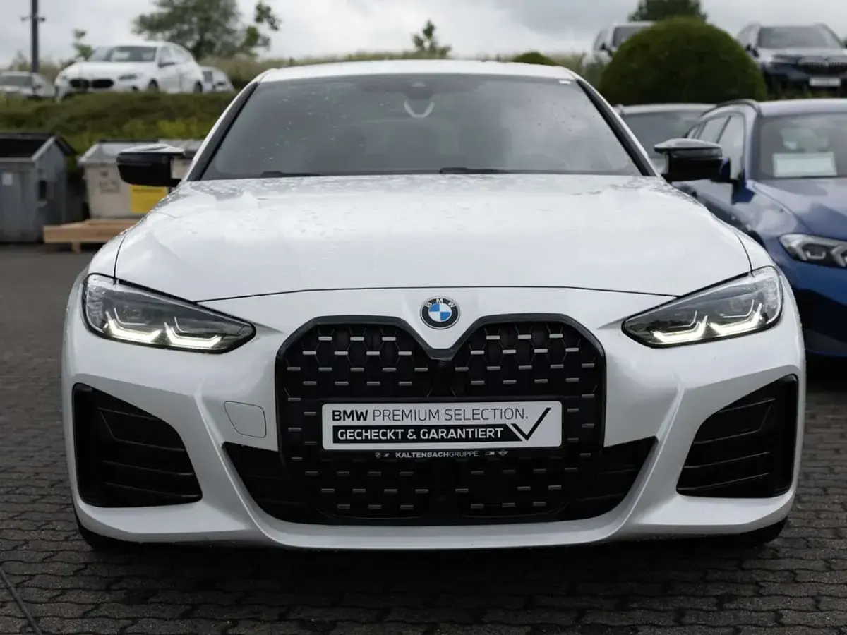 Gebraucht BMW 440 Performance 374 PS (275 kW) 2023 Weiß Coupé