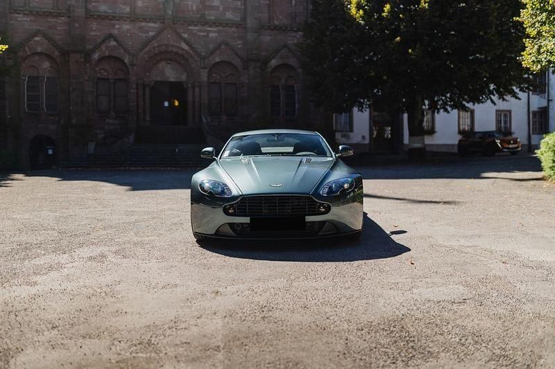 Gebraucht Aston Martin V8 Vantage 500 PS (367 kW) 2016 Grün Cabrio