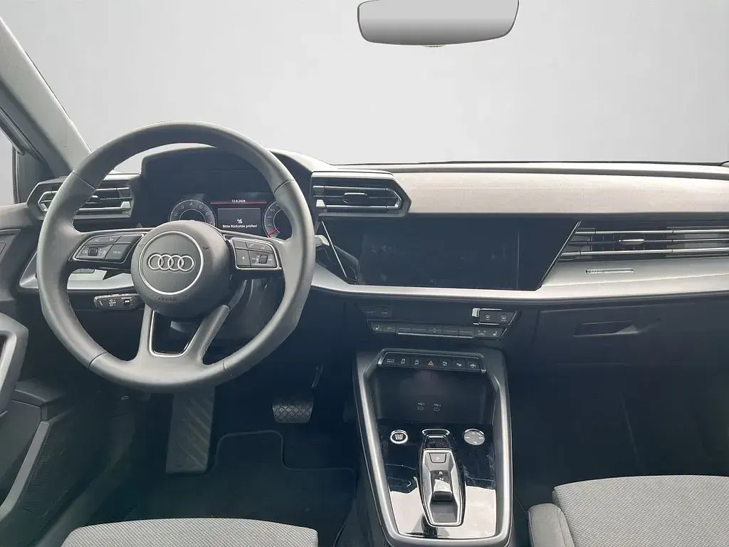 Gebraucht Audi A3 Comfort 150 PS (110 kW) 2025 Arkonaweiß Limousine