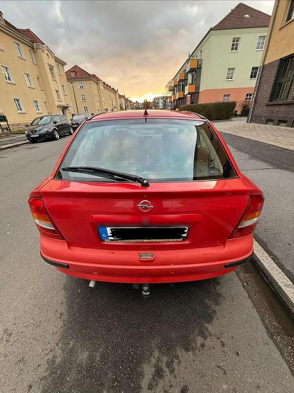 Gebraucht Opel Astra Edition 101 PS (74 kW) 1999 Rot Limousine