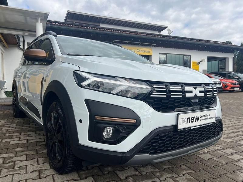 Gebraucht Dacia Jogger Extreme 110 PS (80 kW) 2024 Weiß Van / Kleinbus
