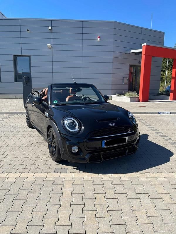 Schwarz Gebraucht 2019 Mini John Cooper Works Cabriolet Cabrio | 24.800 € (Etwas zu teuer) - Bild 1/4