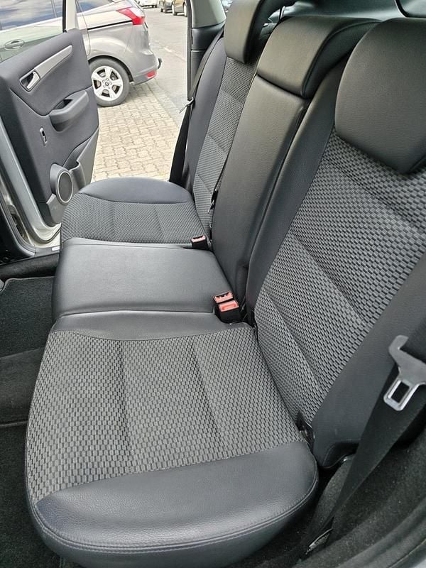 Gebraucht Mercedes B160 95 PS (69 kW) 2010 Silber Van / Kleinbus