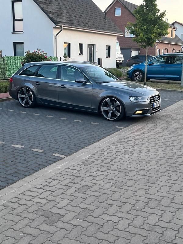 Grau Gebraucht 2015 Audi A4 Kombi | 10.500 € (Superpreis) - Bild 1/4