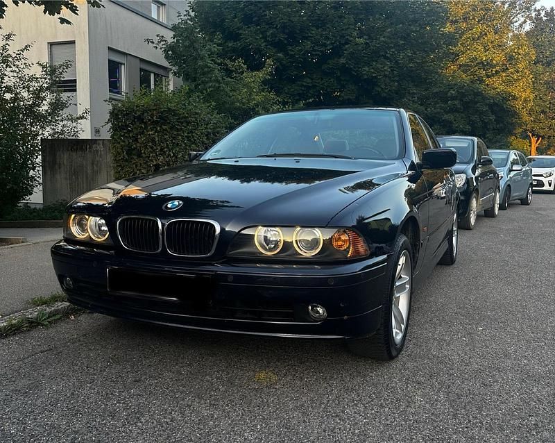 Blau Gebraucht 2001 BMW 525 Limousine | 5.400 € (Fairer Preis) - Bild 1/4