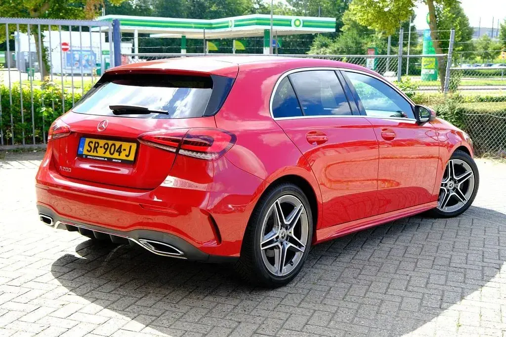 Gebraucht Mercedes A200 Business 163 PS (119 kW) 2018 Rot Limousine
