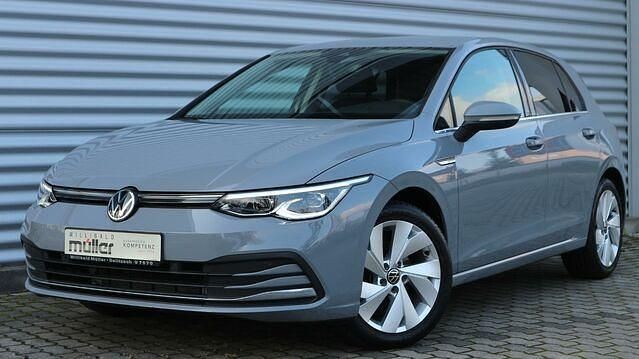 Gebraucht VW Golf VII Style 150 PS (110 kW) 2020 Andere farbe Limousine