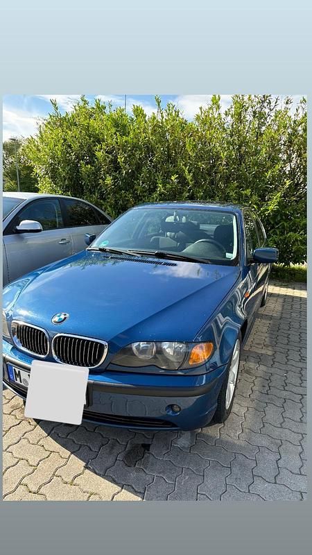 Blau Gebraucht 2002 BMW 320 Limousine | 2.500 € (Fairer Preis) - Bild 1/4