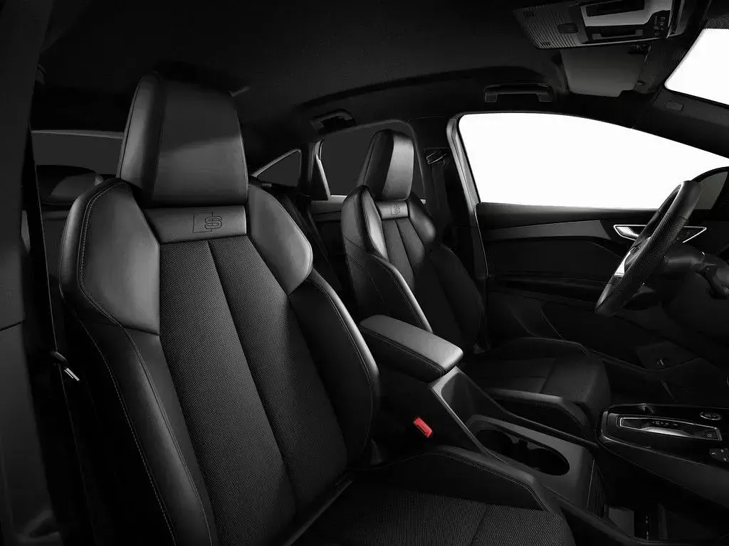 Second-hand Audi Q4 Sportback e-tron Ambiente 210 kW (286 CP) 2025 Gri SUV