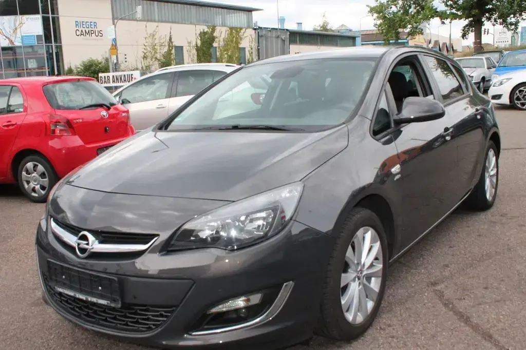 Gebraucht Opel Astra Active 116 PS (85 kW) 2013 Grau Limousine