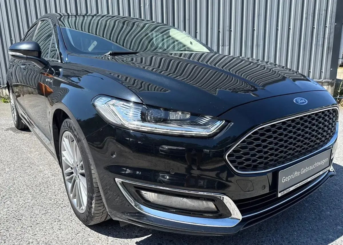 Gebraucht Ford Mondeo Vignale 179 PS (131 kW) 2018 Schwarz Limousine