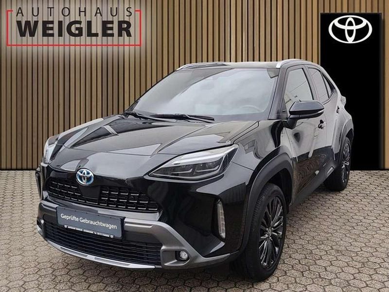 Mysticschwarz Gebraucht 2022 Toyota Yaris Hybrid SUV | 24.950 € (Fairer Preis) - Bild 1/4