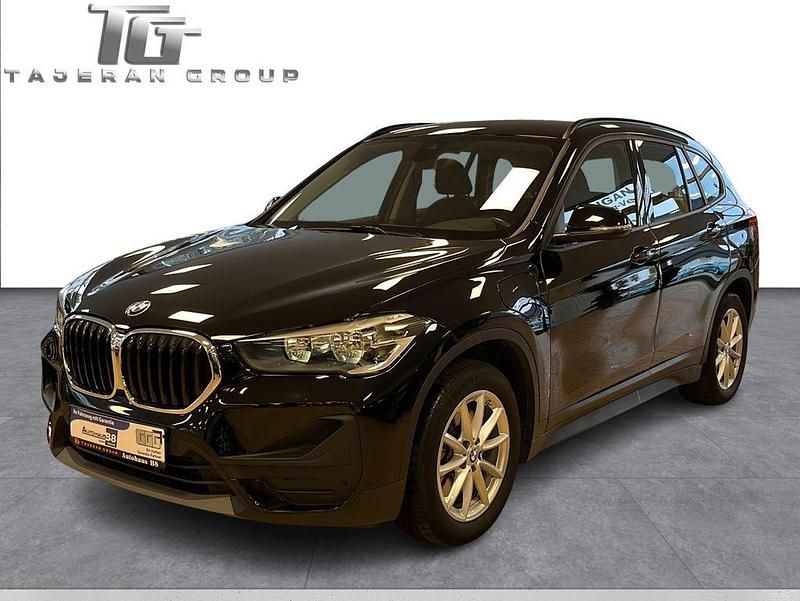 Schwarz schwarz ii Gebraucht 2021 BMW X1 Advantage SUV | 19.870 € (Guter Preis) - Bild 1/4