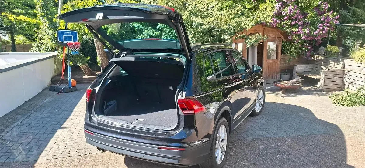 Gebraucht VW Tiguan 125 PS (91 kW) 2018 Schwarz SUV